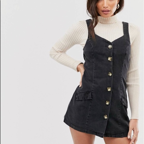 ASOS DESIGN washed black denim sleeveless button pinafore mini dress. - Picture 3 of 16